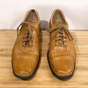 Rockport Men's Tan Leather Oxfords with Squared Toe and Lace-Up Design Size 10M